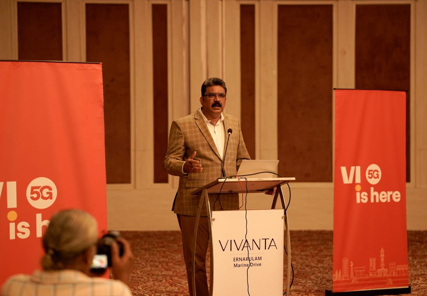 വി 5ജി സേവനങ്ങള്‍ കേരളത്തിലെ 14 ജില്ലകളിലേക്കും വിപുലീകരിച്ചു, Vodafone Idea Kerala news Vi Kerala news Vodafone Idea Kerala latest Vi 5G Kerala വോഡാഫോൺ ഐഡിയ കേരള വാർത്തകൾ വി കേരള ന്യൂസ് Vi Kerala 5G, Vi 5G all districts Kerala Vodafone Idea 5G Kerala expansion Vi 5G Kerala 14 districts Vi 5G Kerala ₹299 plan വി 5ജി കേരളം എല്ലാ ജില്ലകളിലും Vodafone Idea 3500 4G sites Kerala Vi Kerala 5G launch 2026, Vodafone Idea network issues Kerala today Vi Kerala coverage complaints Vi 5G plans Kerala details Vodafone Idea Kerala tariff hike news വി നെറ്റ്‌വർക്ക് പ്രശ്നം കേരളം Vi 5G unlimited data Kerala Vodafone Idea Kerala AGR news impact Vi Sabarimala network Kerala Best Vi recharge plans Kerala 2026 Vi vs Jio vs Airtel Kerala coverage, Kerala telecom news Vi Vodafone Idea Kerala circle updates Vi Kerala business head George Mathew കേരളം ടെലികോം വാർത്ത വി Vi Kerala outage OR network down Vodafone Idea 5G rollout Kerala towns,