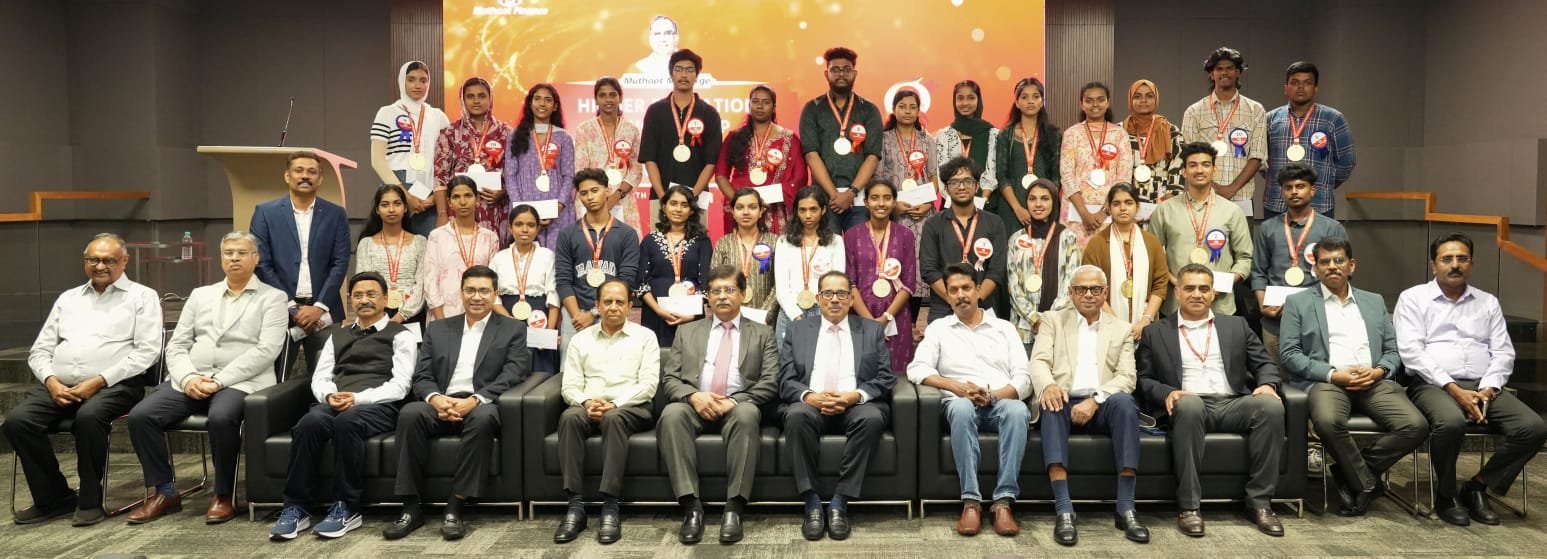 മുത്തൂറ്റ് ഫിനാന്‍സ് സ്‌കോളര്‍ഷിപ്പുകള്‍ വിതരണം ചെയ്തു